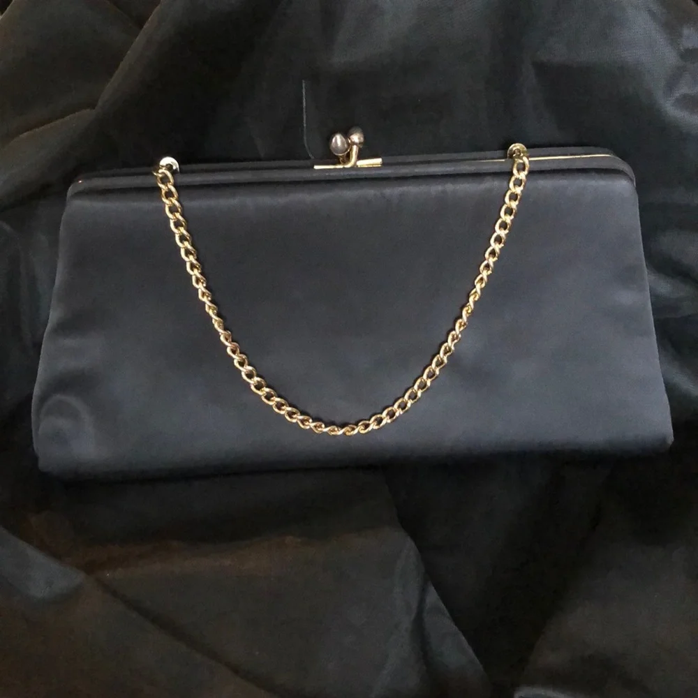 Black & Gold Vintage Clutch with Gold Chain - Picture 2 of 6